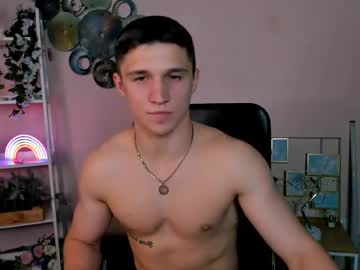 alex_reeding live stage