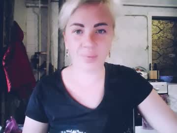 alinafrey_ live stage