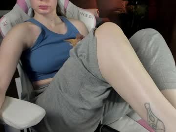 anna_belle3 live stage