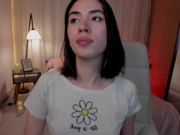 caty_loves live stage
