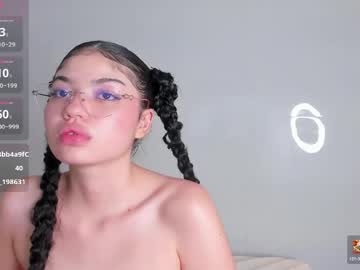chloe_cortez live stage