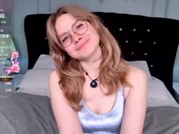 chloewells live stage