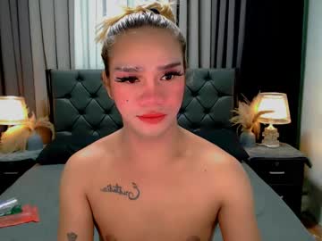crytastal_lust1212 live stage