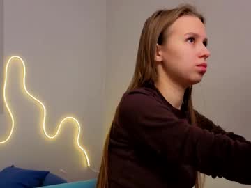 emma_clon live stage