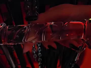 gina_hotlick live stage
