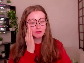 kate_cuddle live stage