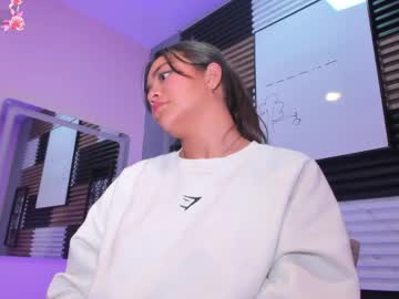 kimdevinne live stage