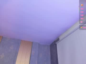 laulin_tay live stage