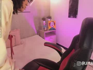 layla_clarke live stage