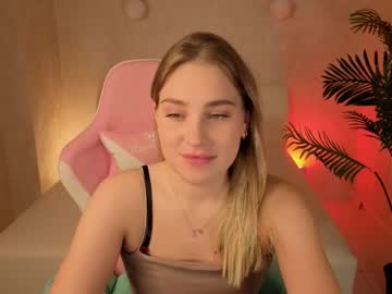 megan_gonzalezz live stage