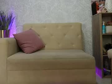 naomixjones1 live stage