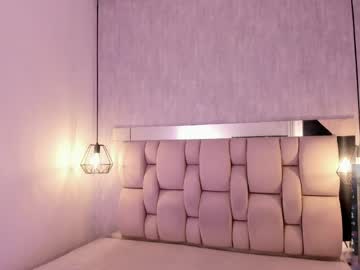 roxie_summers live stage