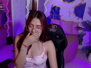 tiiana_tay live stage